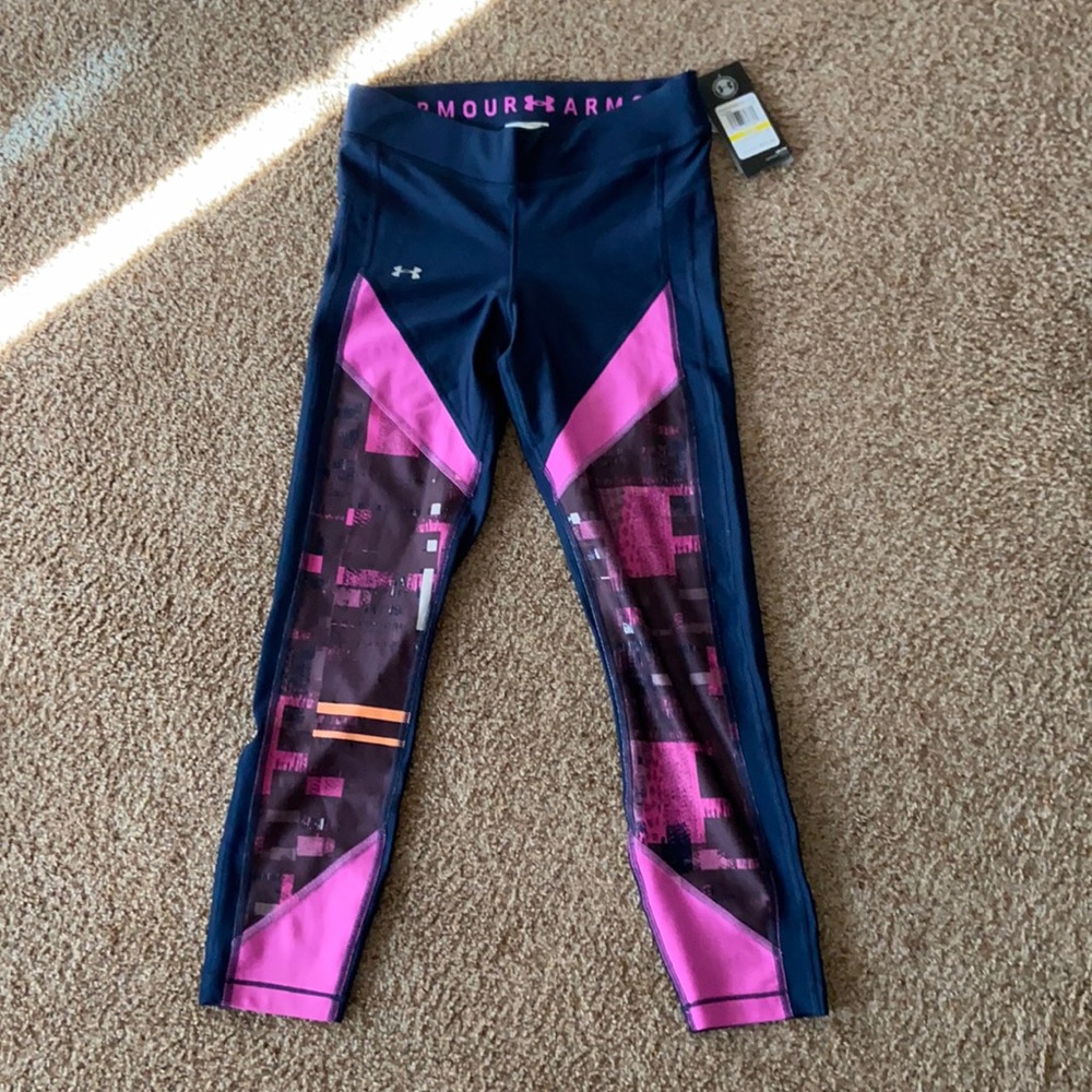 NWT Women’s under armour size medium compression pants